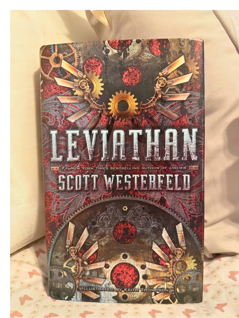 Leviathan by Scott Westerfeld - Steampunk Cover, Hardcover First Edition